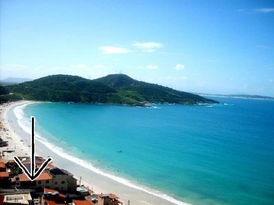Panorâmica da Prainha, a suíte independente fica embaixo da seta