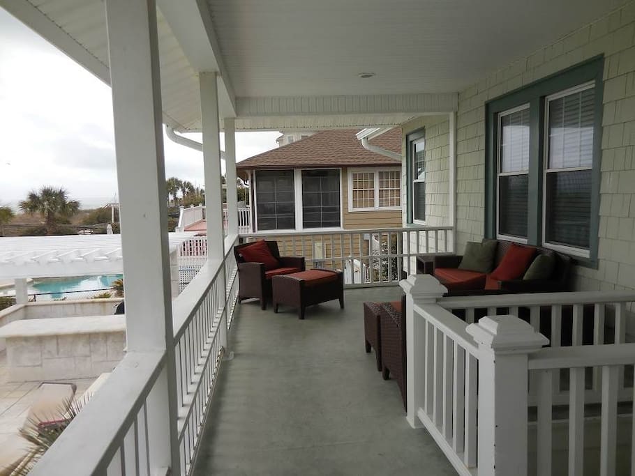 Deck,Porch,Couch,Furniture,Balcony