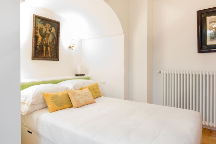 Spanish Steps Luxury Home gallery image 2