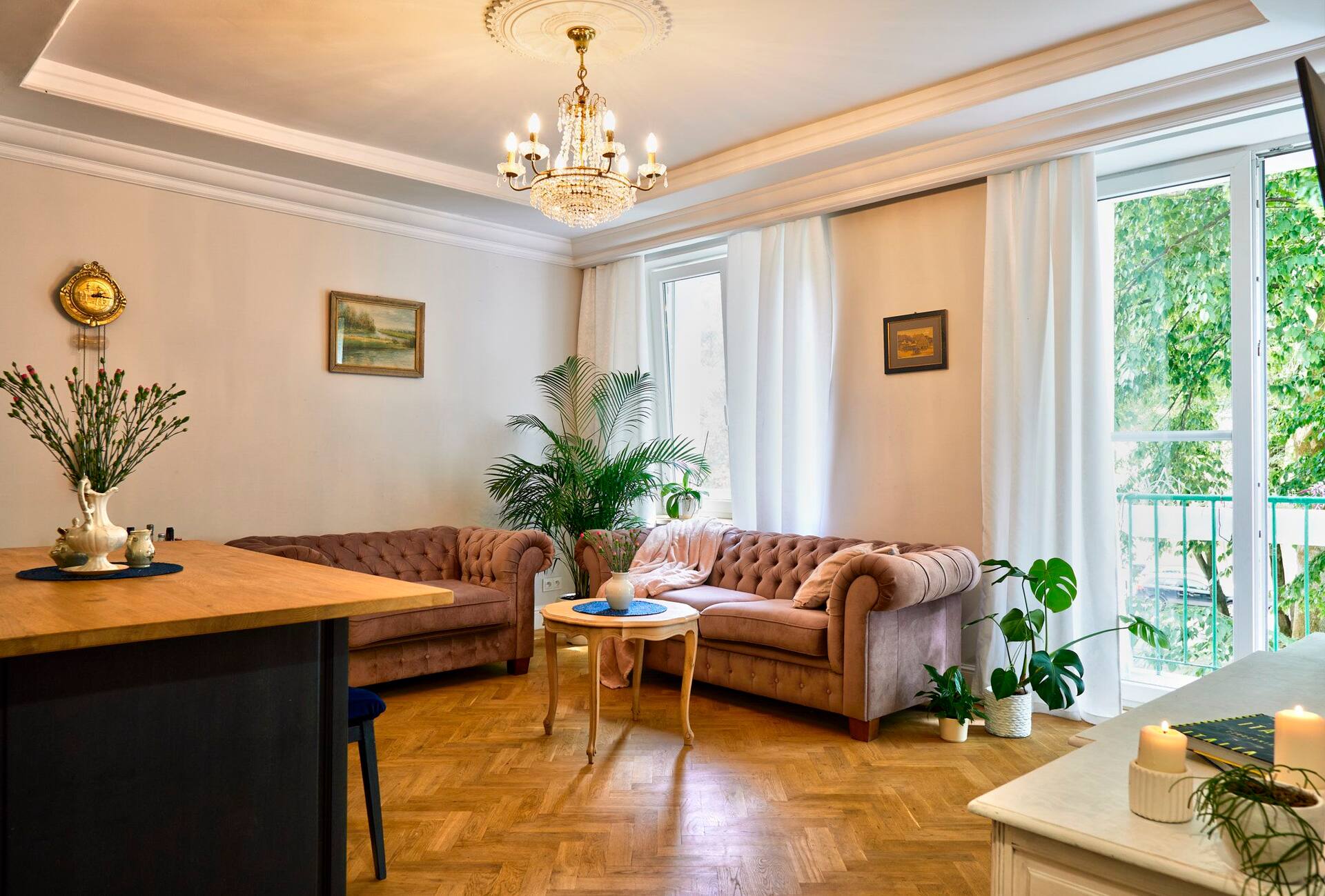 Old Room Apartments in the heart of the city.