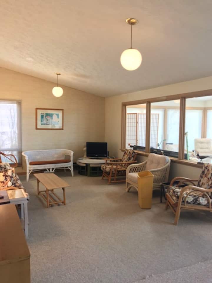 Lakefront/beach Access Cottage On Ontario Lake - Hilton, NY