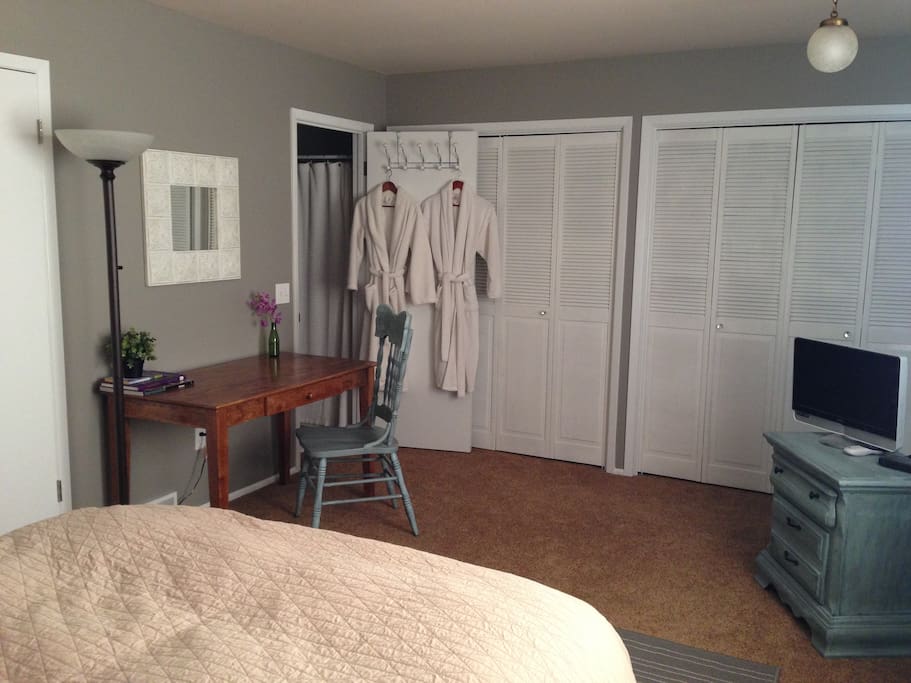 bedroom is spacious and has cable tv