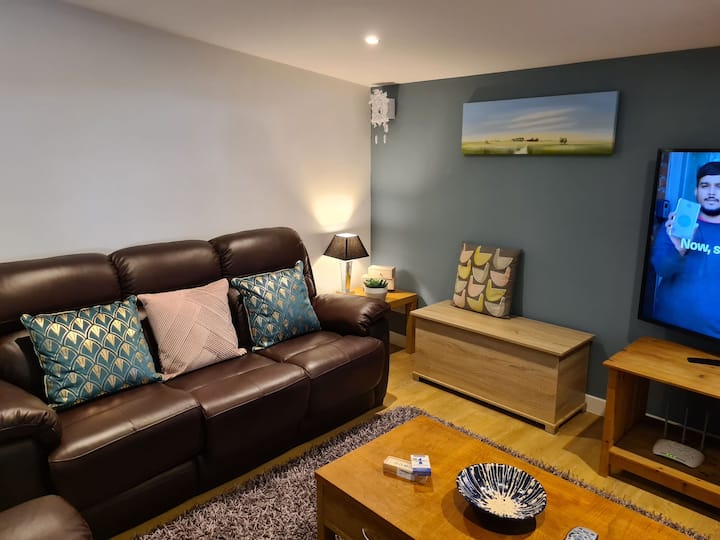 Oak Tree Cabin, Private, 2 Miles From The Beach - Pool