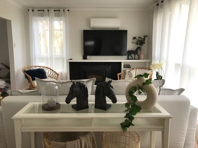 Glenview Park Cottage with Cosy Open Fire gallery image 2