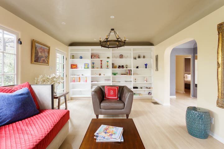 Posh 3-Luxury Huntington Gardens Home