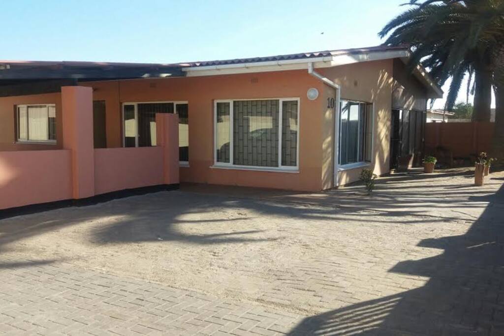 FURNISHED 2 BEDROOM APARTMENT DOLPHIN (MONTHLY) Apartments for Rent