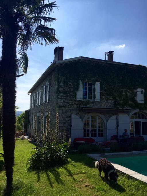 La maison dans son ensemble.