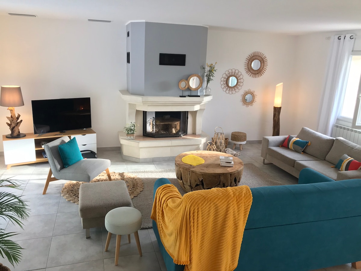 Beliebte Airbnb-Anzeige: Villa ESCOMESSA, View, Quiet, Heated POOL in Vallauris