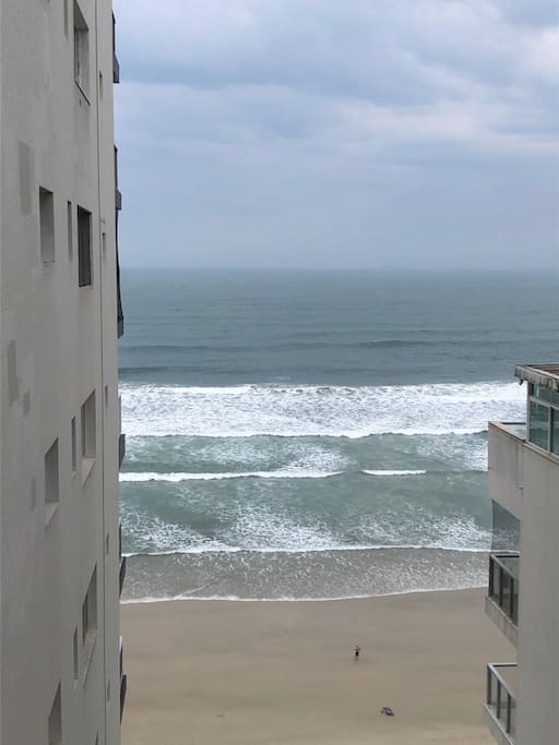 Em frente a praia