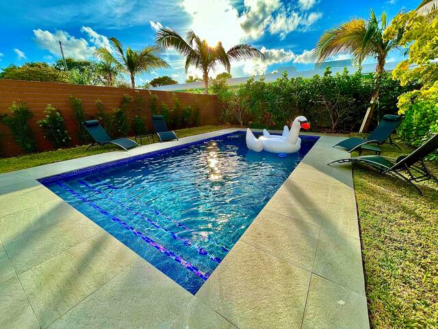 Las Olas Botanical Oasis w Sauna & Pool Near Beach gallery image 2