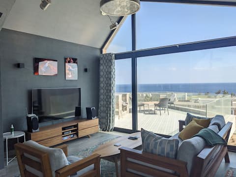 Stylish Seaview 2BR Villa with Free Pool & Beach