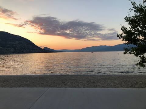 Okanagan Beach Bungalow
