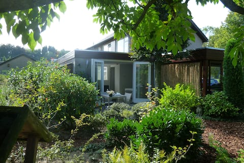 Luxurious studio with garden