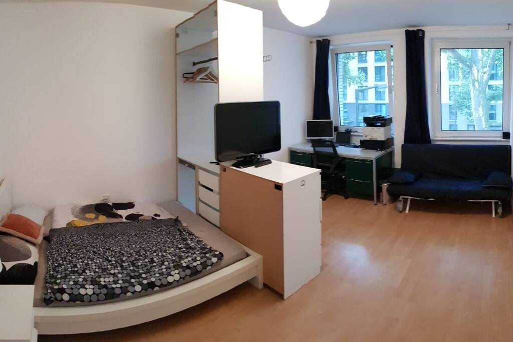 Wohn- und Schlafzimmer