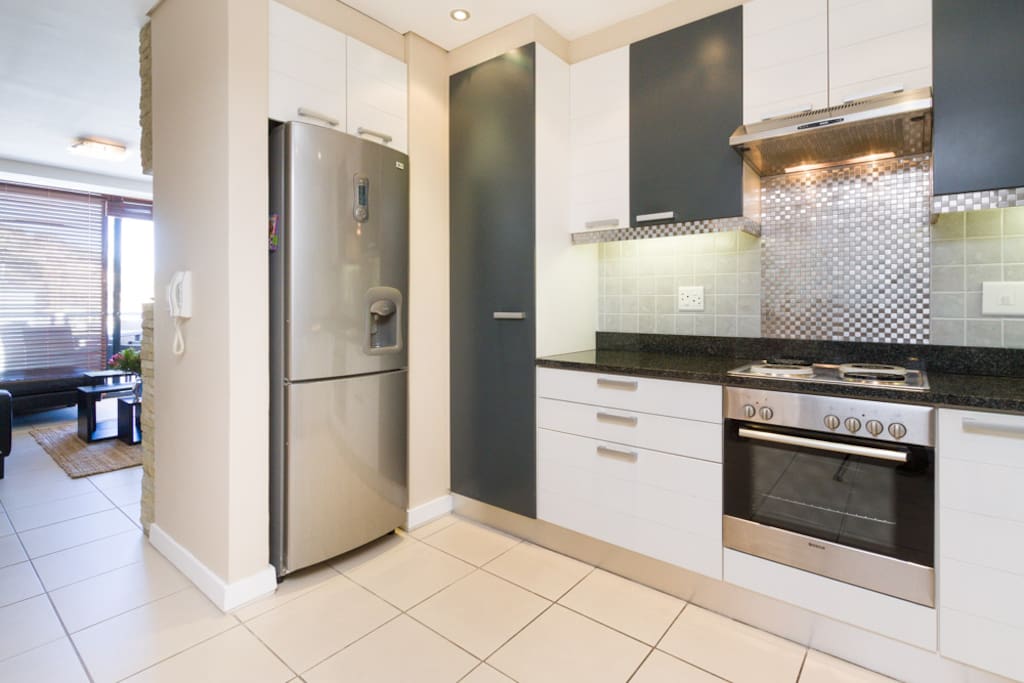 Modern and fully-equipped kitchen.