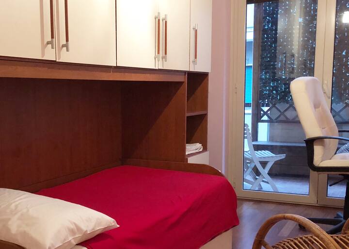 ห้องสีชมพูเตียงเดี่ยว 2 เตียง