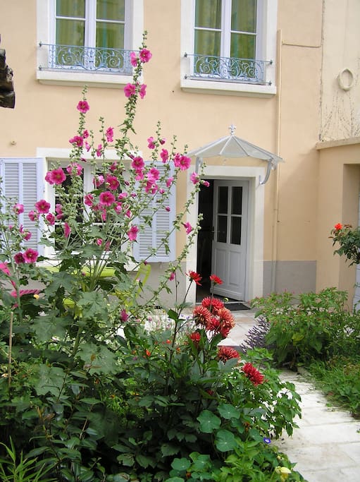 Devant la maison