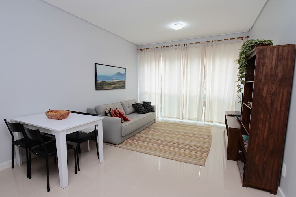 Sala de estar ângulo 2.
Living room angle 2.