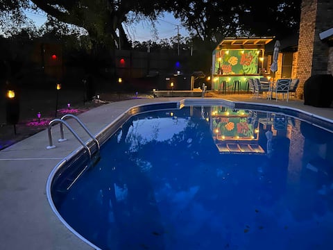 Pickleball Paradise w/Private Hot Tub, Pool & Bar