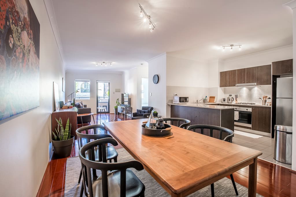 Open plan kitchen/living/dining area