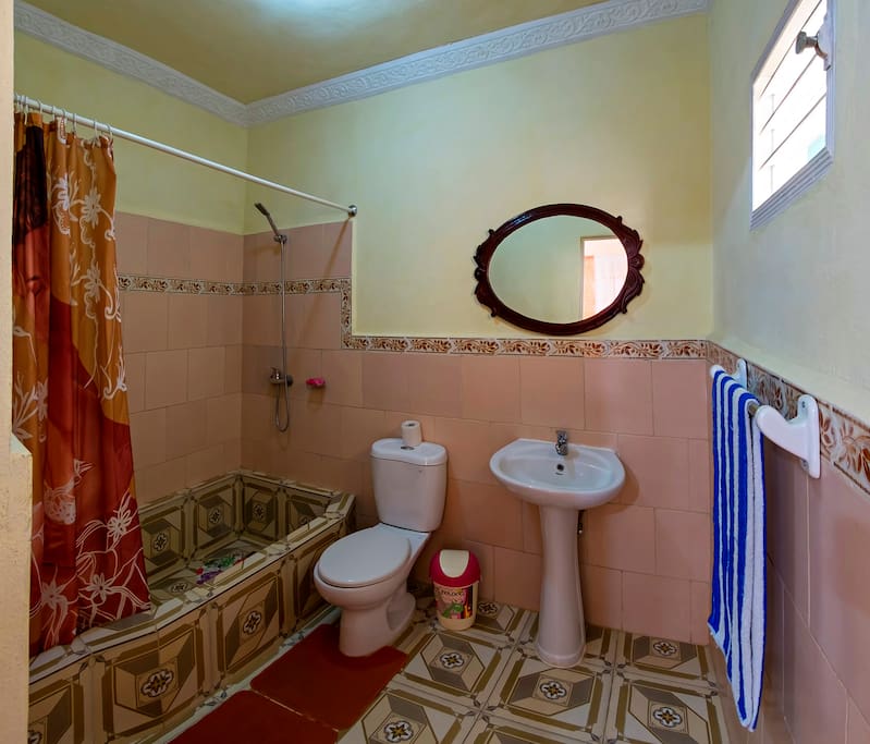 Baño Privado Room 1