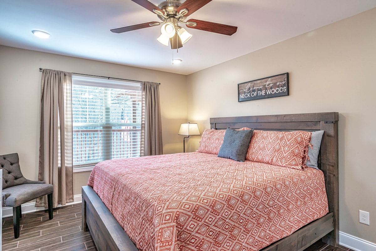 Glavna spavaća soba s garderobom i glavnom kupaonicom