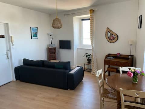 Airbnb performant: Apartment city center Beautiful view of the rooftops. à Paimpol