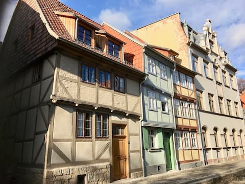 Leistungsstarkes Airbnb: Konvent 15 - Historical Vacation House from 1666 in Quedlinburg