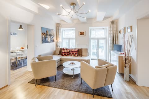 Popular Airbnb listing: ❤️ Cozy, Spacious, Quiet, Great Central Location in Praha 3