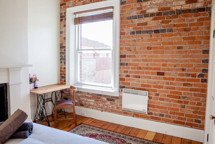 Hidden Gem CBD Heritage Apartment