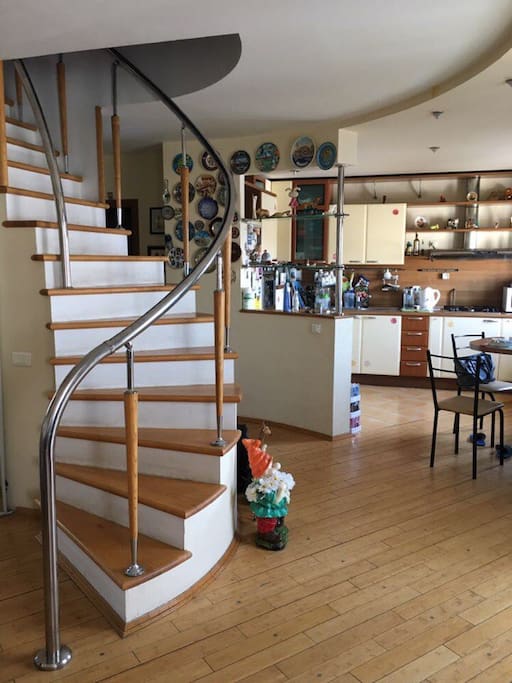 1st floor stairs