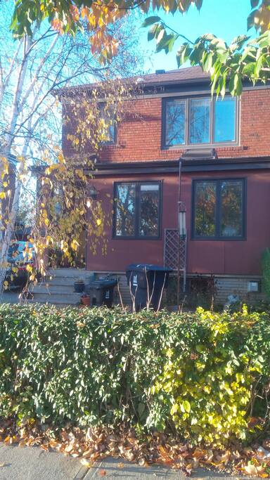 Front of house from sidewalk.