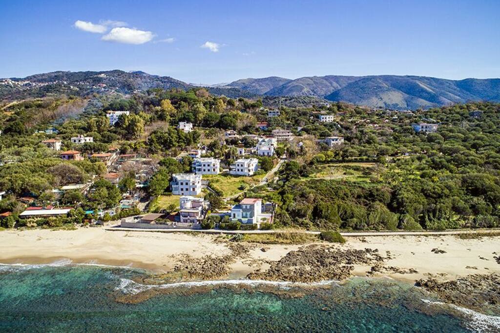 Spiaggia a 200 m raggiungibile a piedi dall'appartamento