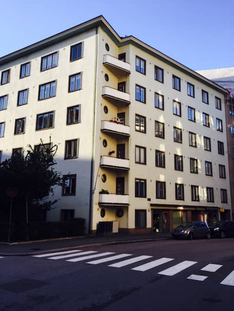 Successful Airbnb property: Birdnest in Töölöntori in Taka Töölö