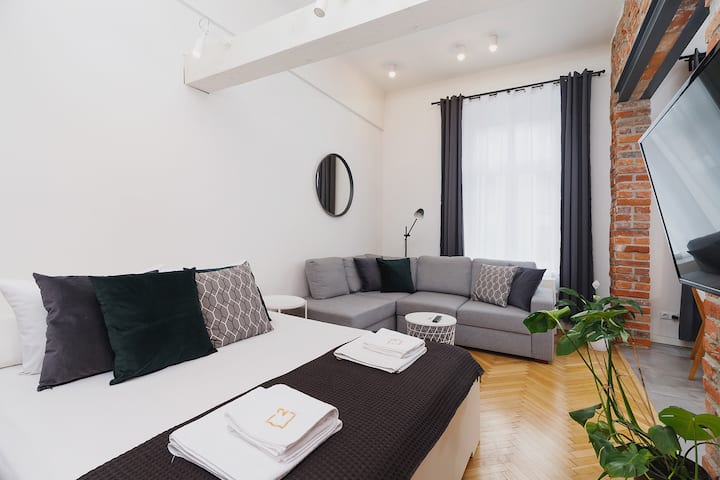 Kazimierz District - Miodowa 32 Street - Cracovia