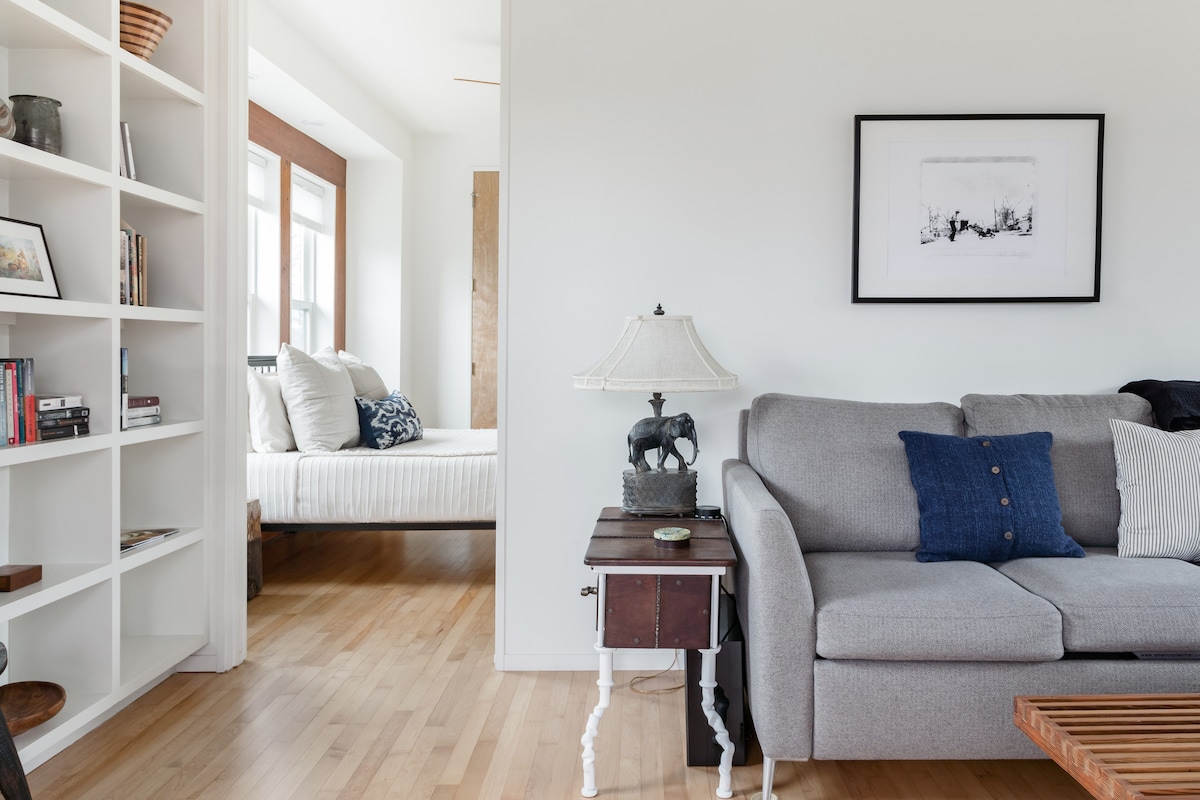 Stylish Alley Flat in Highly Walkable Central East Austin