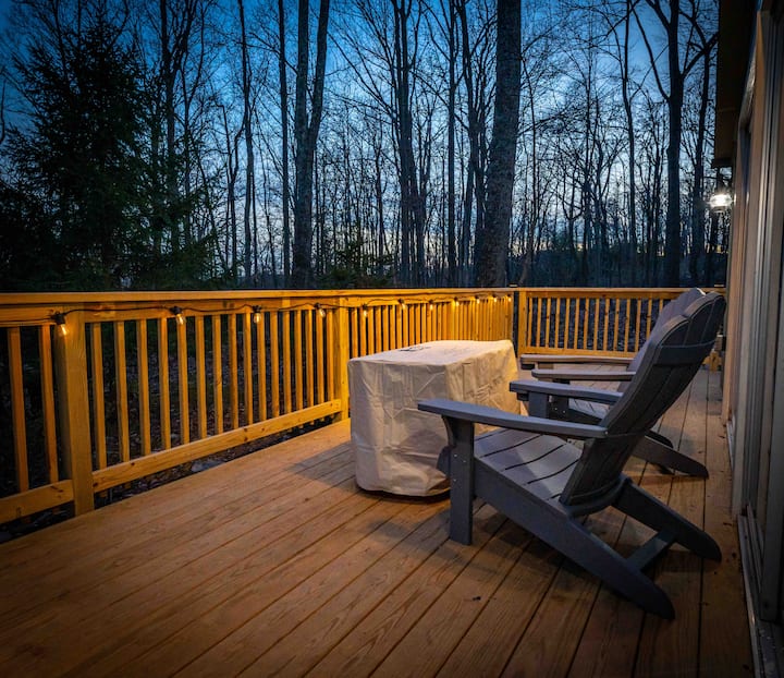 Calling all Adventurers! Lake/Hiking Fire Pit Cabins for Rent in