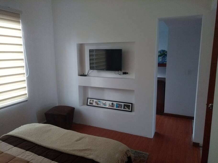 Tv Pantalla plana en alcoba P.