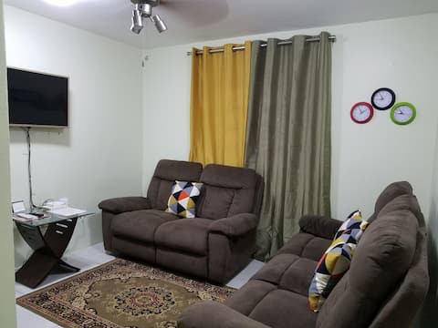 La Zona de Confort in Kingston, Wi-Fi. & A.C incl.