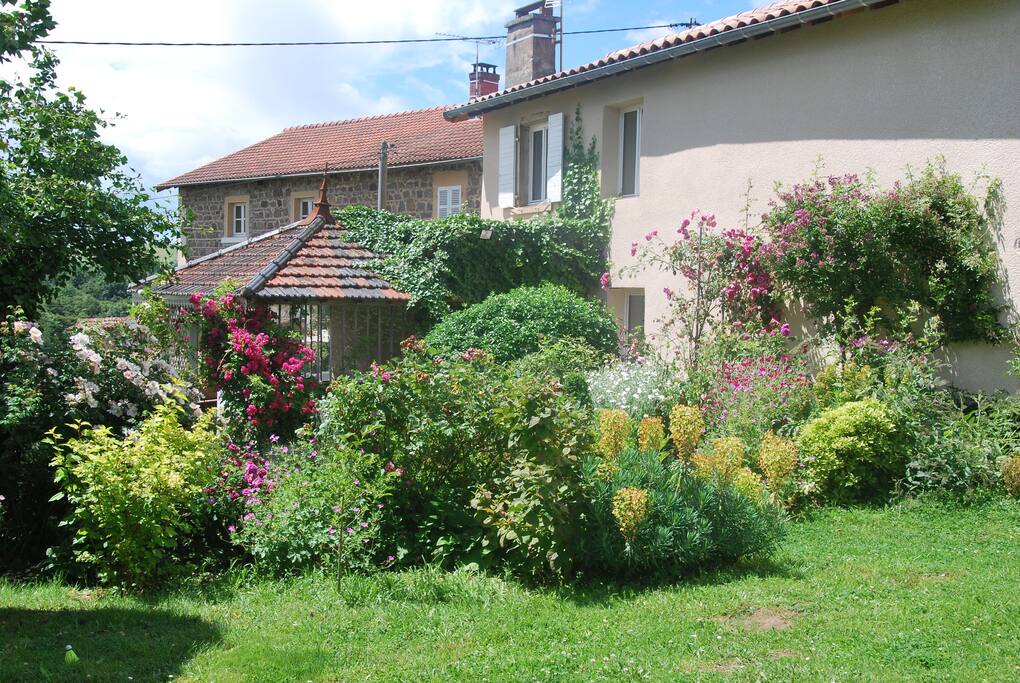 la maison d'hôtes et la verrière à votre disposition