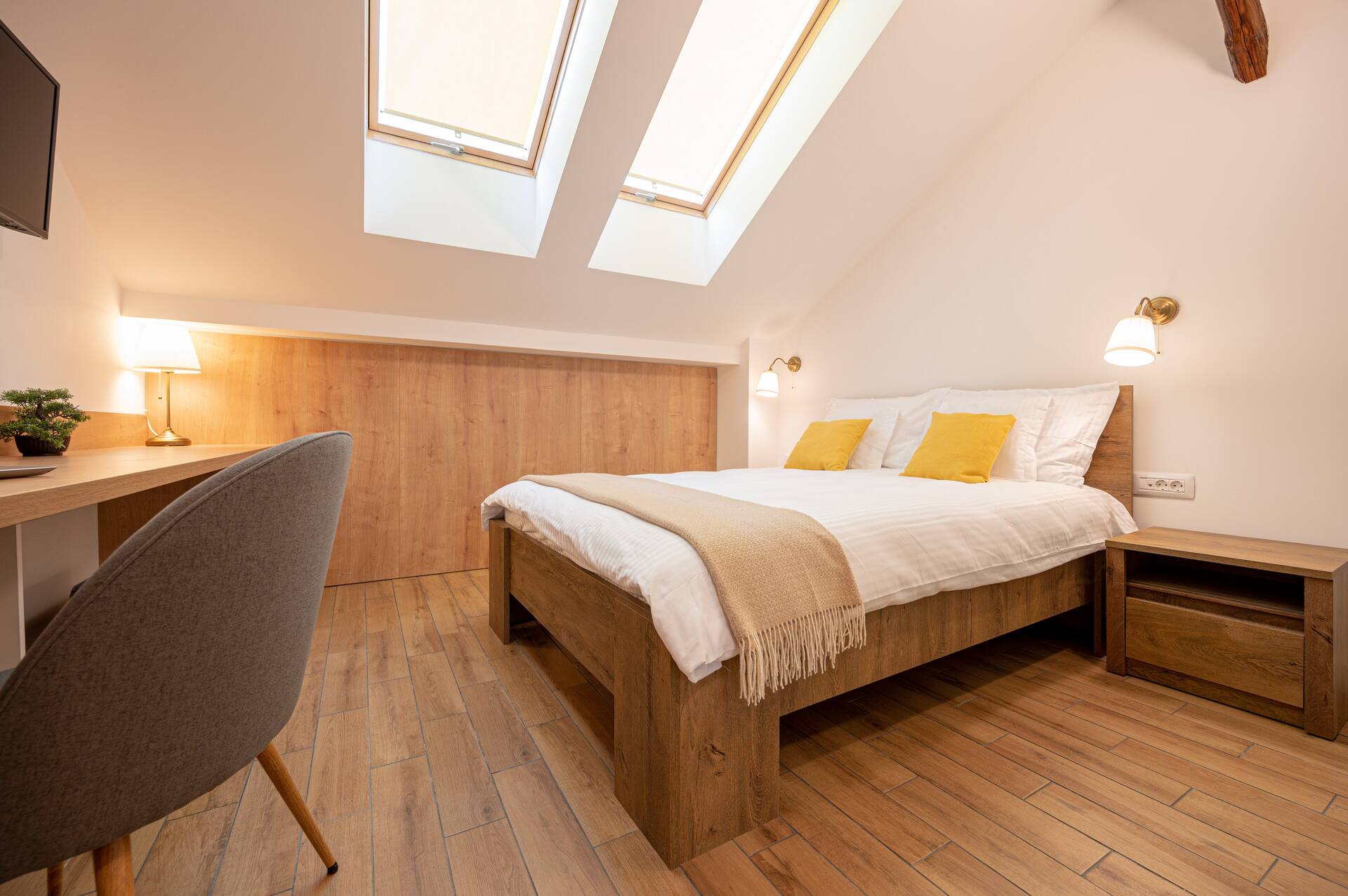 Central Park Three, Room in City Centre