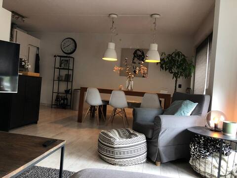Modern Oasis Near Amsterdam Center