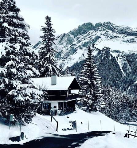 Chalet Apt Villars-Gryon, 2BdR, 2min from ski lift gallery image 2