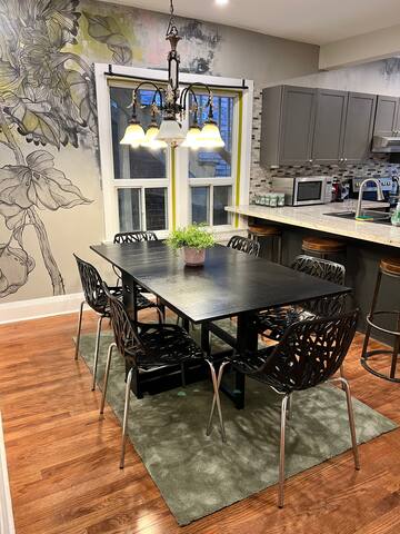 Artist’s Dream-Loft in Toronto w/ rooftop patio gallery image 4