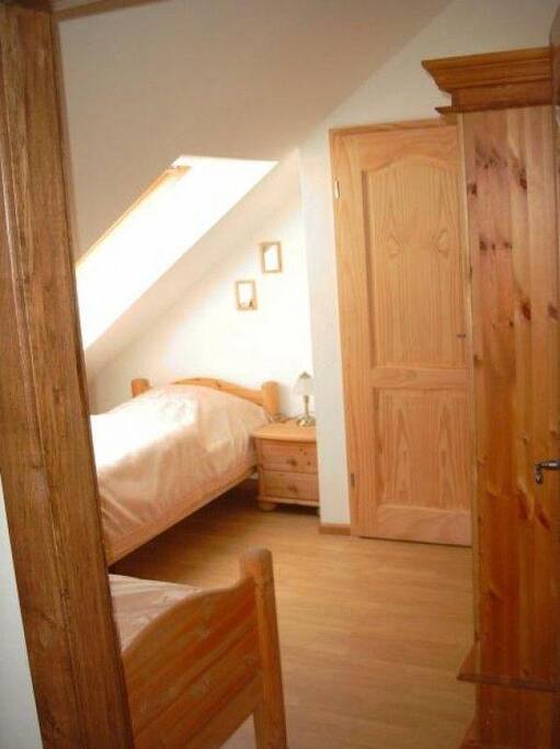 Schlafzimmer 1