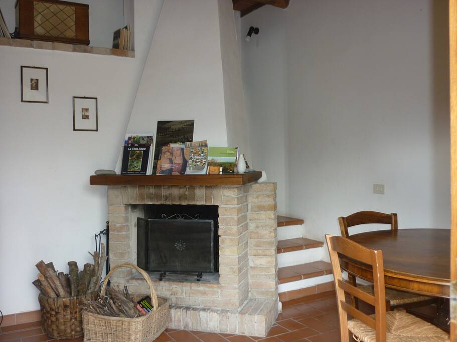 Soggiorno con caminetto