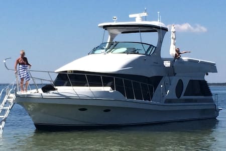 Enjoy a stay on a Yacht