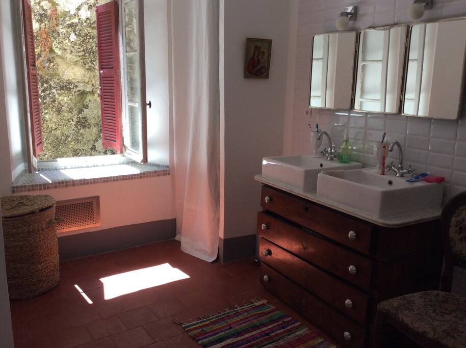 Salle de bain, charme de l’ancien préservé