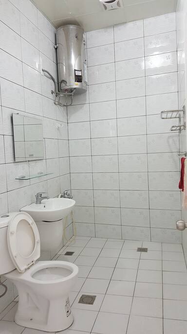 衛浴很新且乾淨,水量也很充足
