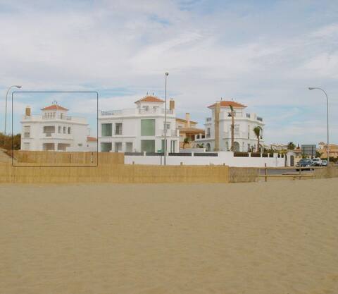 Fabulous Villa Canela by Sandy Beach, Heated Pool!